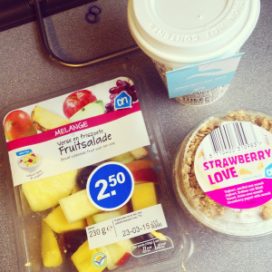 PICTURES BY ILSE #4 fruitsalade yoghurt thee pictures by ilse life by ilse